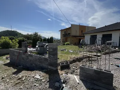 Fasáda a zámková dlažba Šarišské Sokolovce, obrázok 6