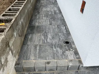 Fasáda a zámková dlažba Šarišské Sokolovce, obrázok 9