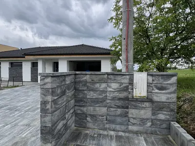 Fasáda a zámková dlažba Šarišské Sokolovce, obrázok 4