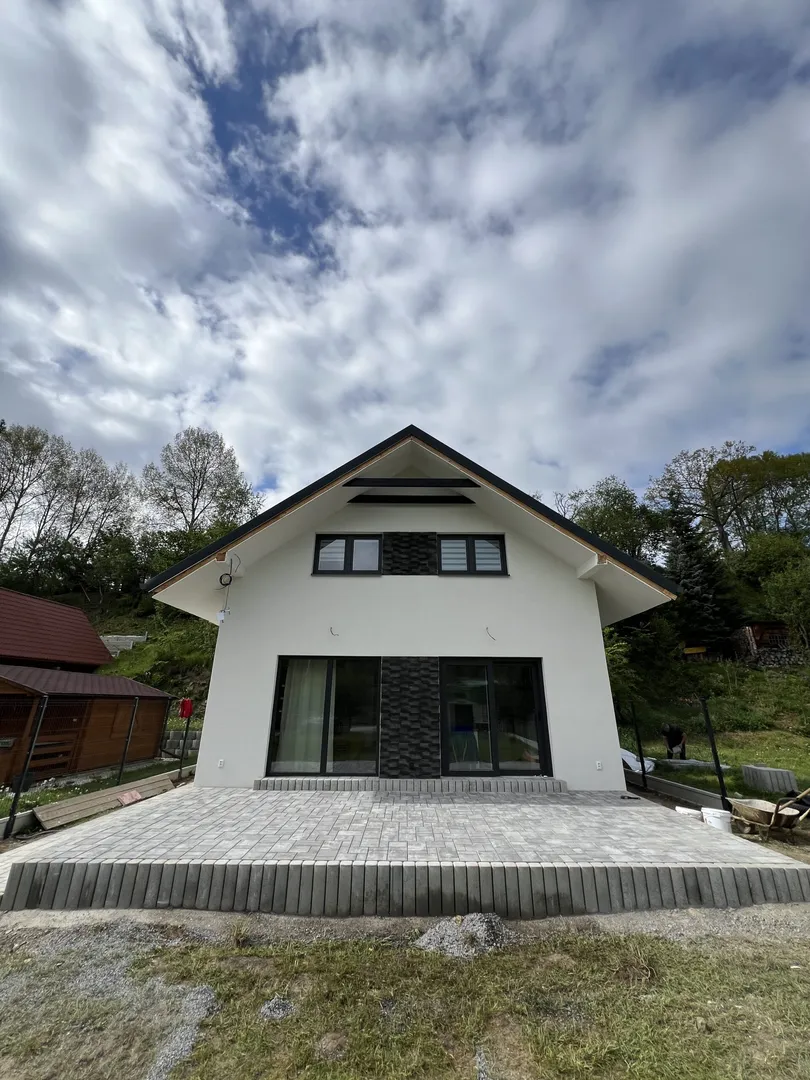 Fasáda a zámková dlažba Ľubica - obrázok 8