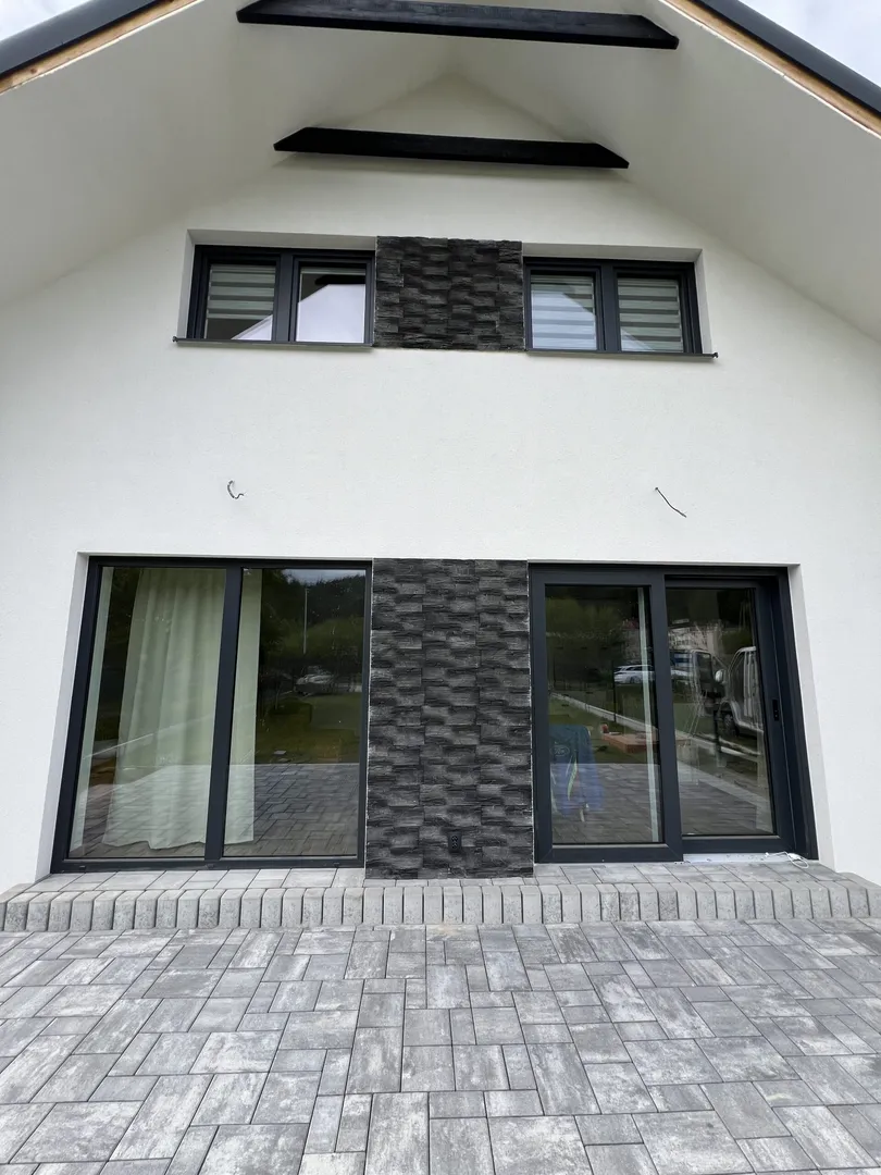 Fasáda a zámková dlažba Ľubica - obrázok 11