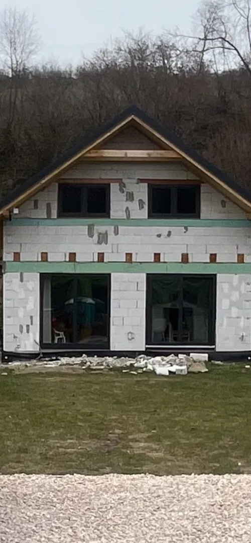 Fasáda a zámková dlažba Ľubica - obrázok 15