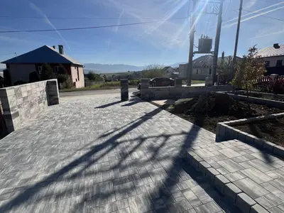 Zámková dlažba a plot Poloma, obrázok 7