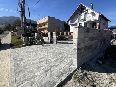 Zámková dlažba a plot Poloma, obrázok 8