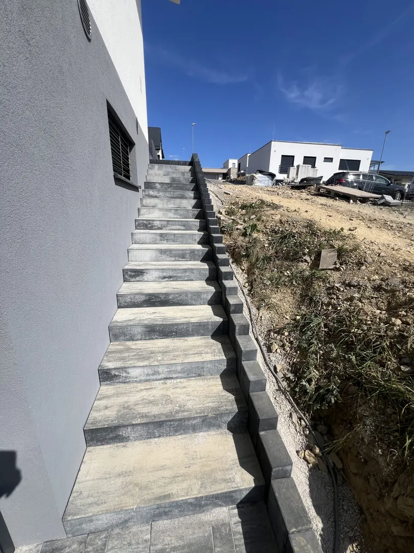 Zámková dlažba a palisády - Stará Lubovňa - obrázok 8