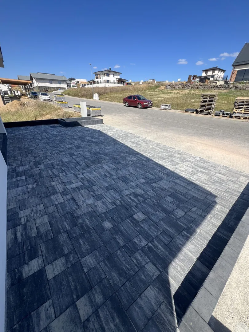 Zámková dlažba a palisády - Stará Lubovňa - obrázok 9