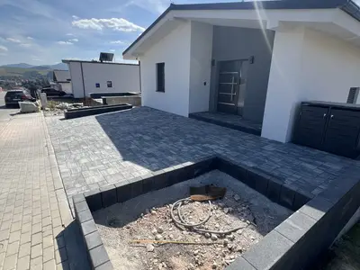 Zámková dlažba a palisády - Stará Lubovňa, obrázok 5