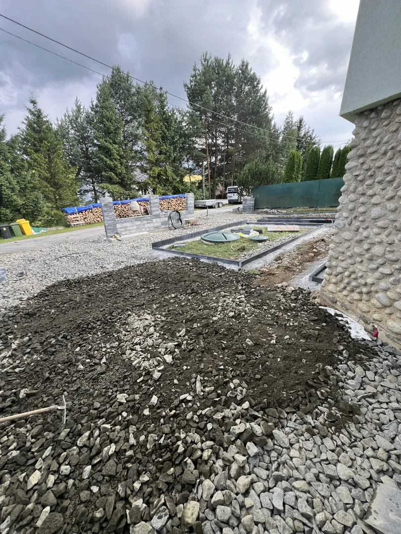 Zámková dlažba a plot Ďurková - obrázok 6