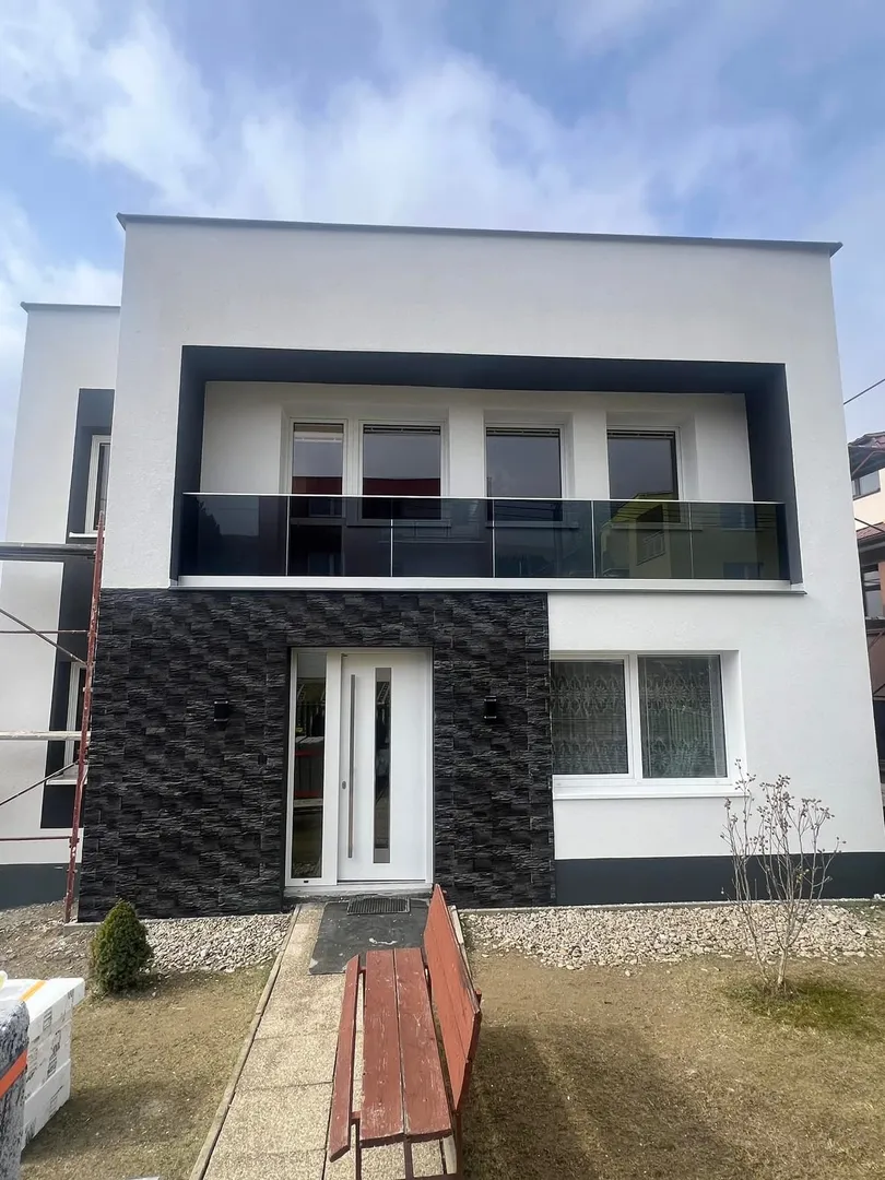 Zateplenie a fasáda - rodinný dom Lipany - obrázok 9