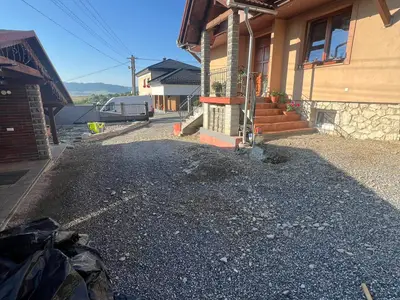 Zámková dlažba a palisády – rodinný dom Poloma, obrázok 8