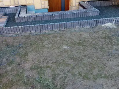 Zámková dlažba a obrubníky – rodinny don Torysa, obrázok 3