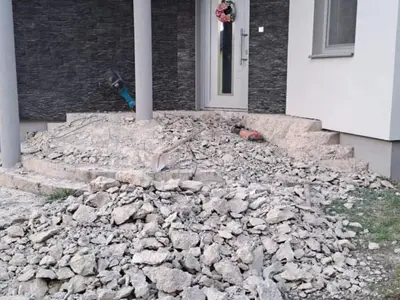 Pokládka terasy a schodov zo zámkovej dlažby - Kamenica, obrázok 2