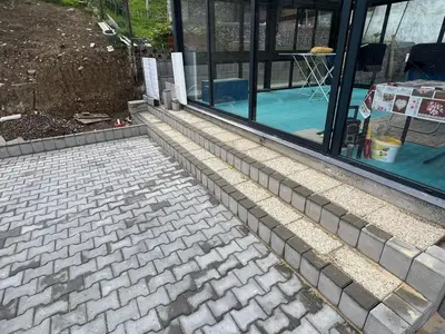 Zámková dlažba a palisády – Dubovica, obrázok 3