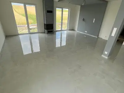 Dlažba a oporný múr - rodinný dom Žakovce, obrázok 2