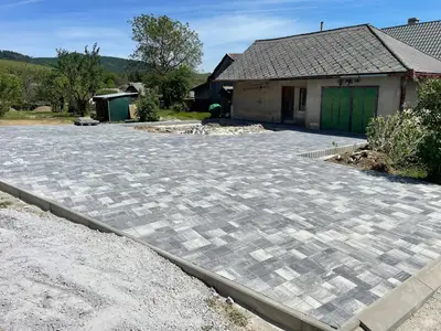 Zámková dlažba - Krivany, obrázok 2