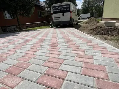 Zámková dlažba – Ľubotín farnosť, po rekonštrukcii